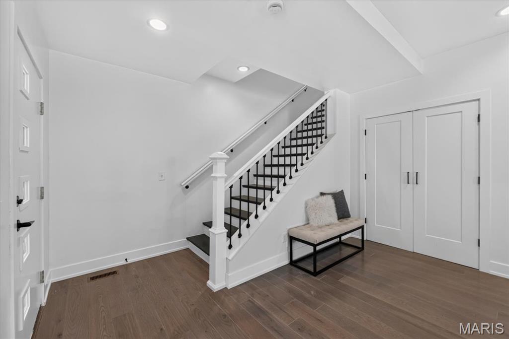 1035 Blendon Place Property Photo 5