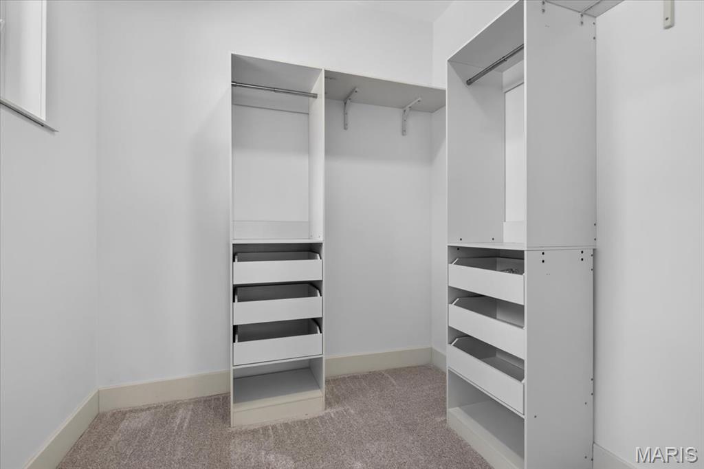 1035 Blendon Place Property Photo 32