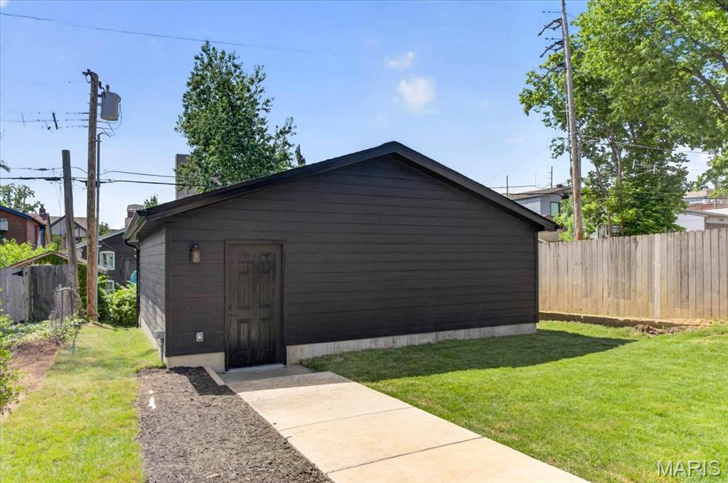 1035 Blendon Place Property Photo 49