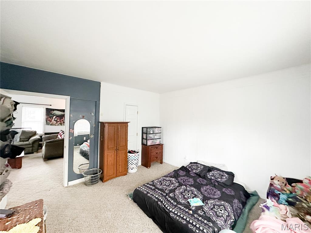 807 E 4th Street Property Photo 18