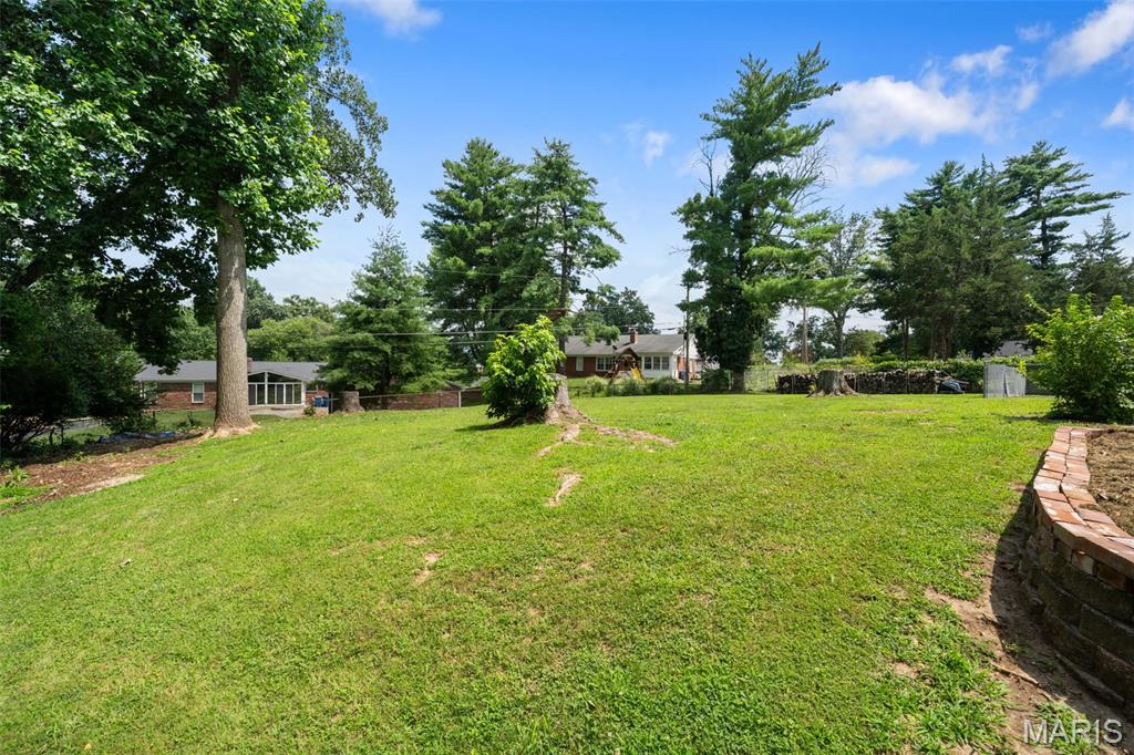 312 Diplomat Lane Property Photo 41