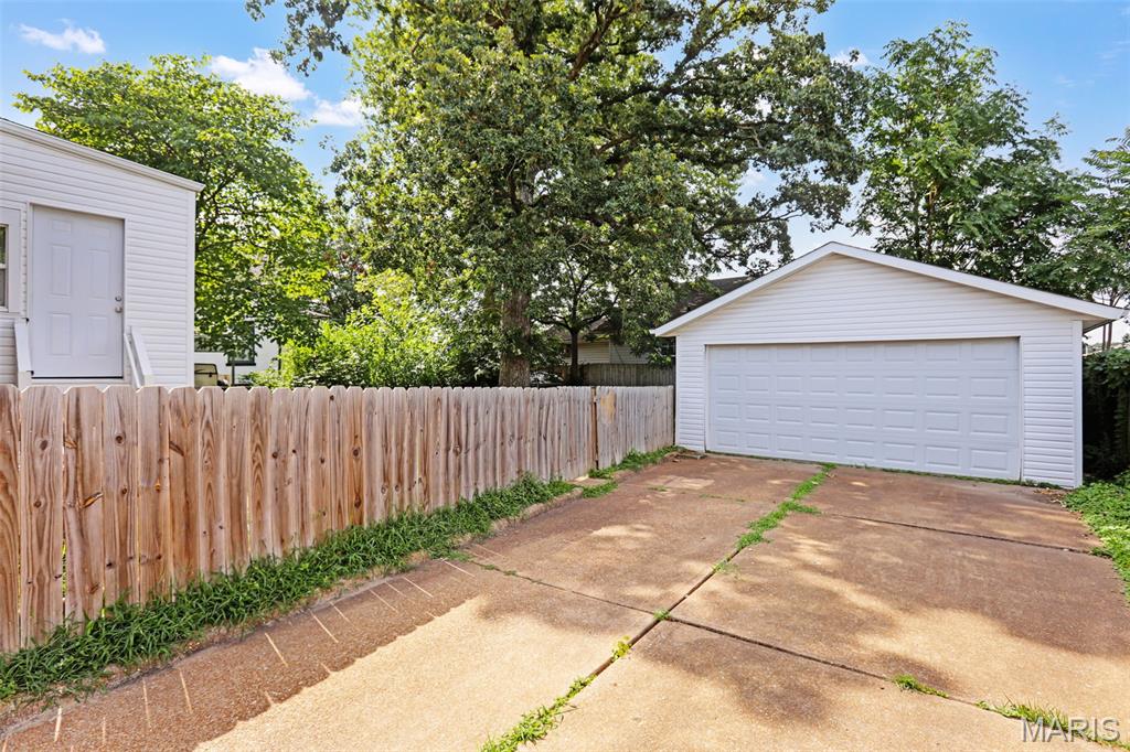 8828 Powell Avenue Property Photo 29