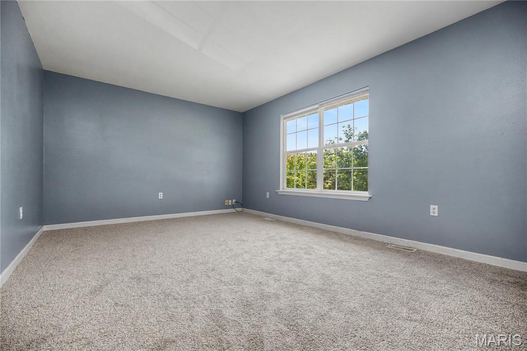 5587 Ems Road Property Photo 4