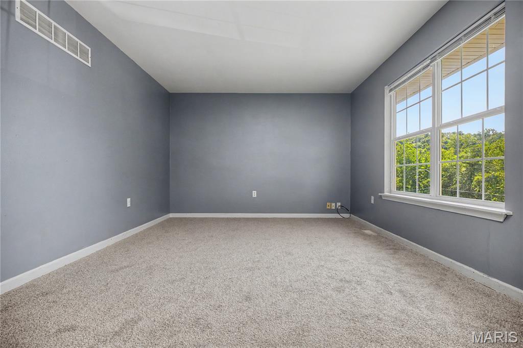 5587 Ems Road Property Photo 5