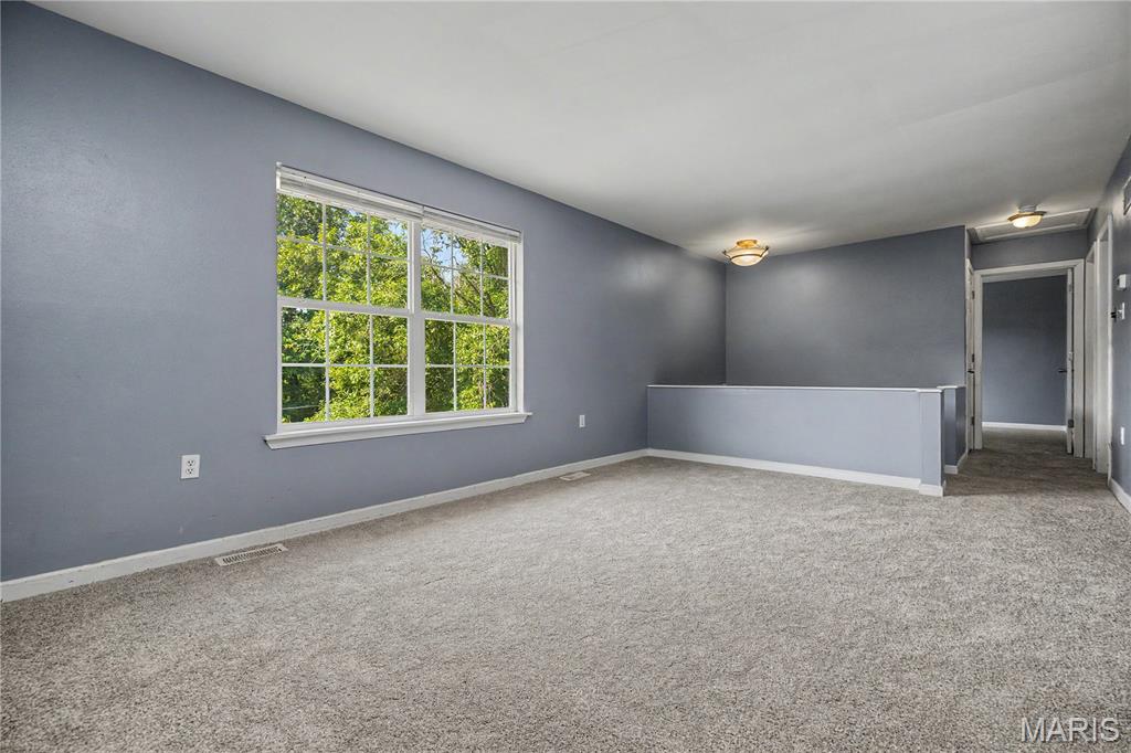 5587 Ems Road Property Photo 6