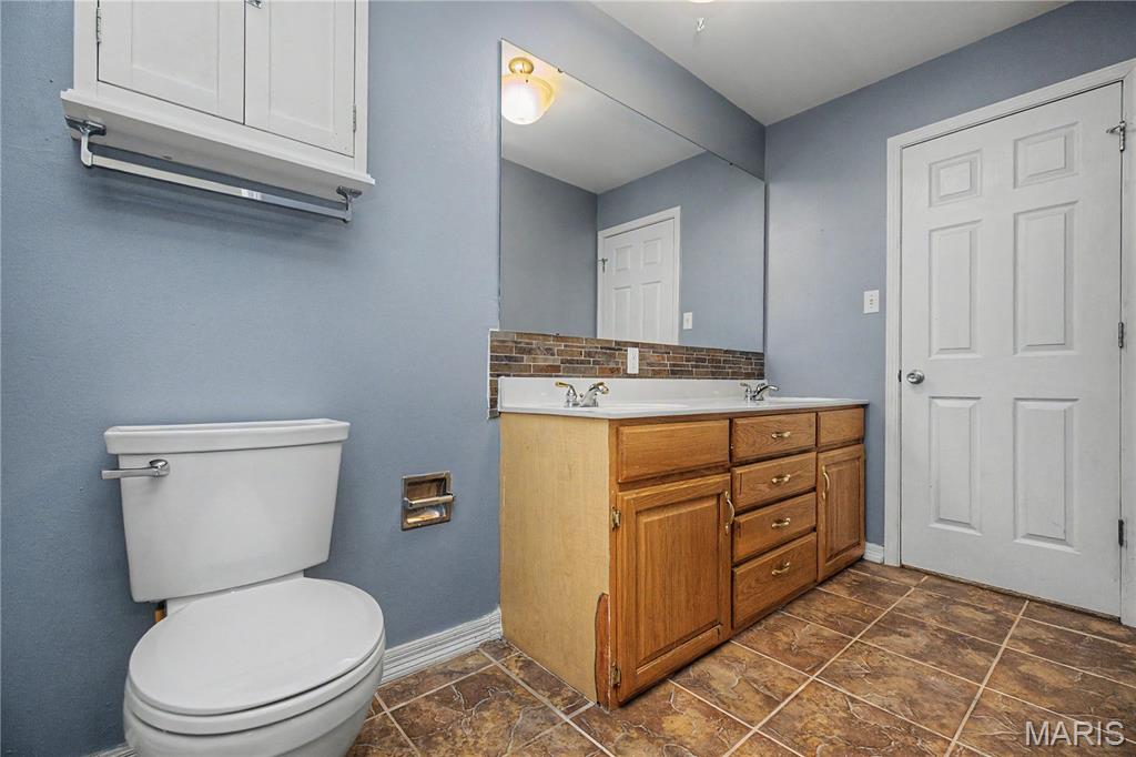 5587 Ems Road Property Photo 12