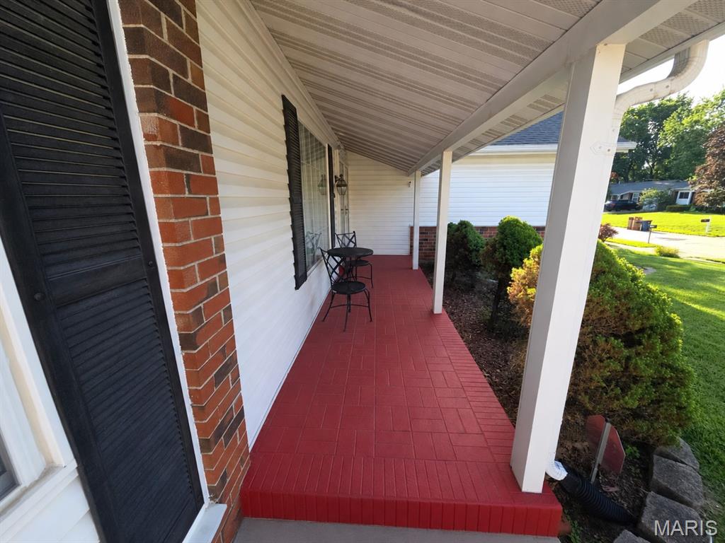 2130 Canterbury Drive Property Photo 2