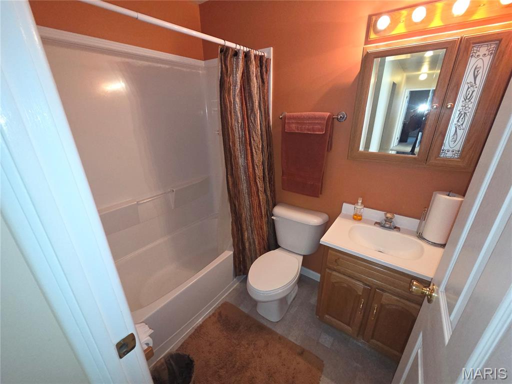 2130 Canterbury Drive Property Photo 12
