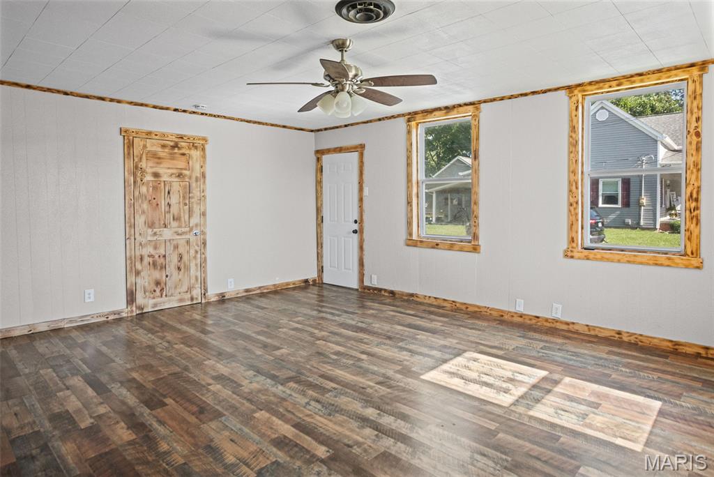 700 Walnut Street Property Photo 6