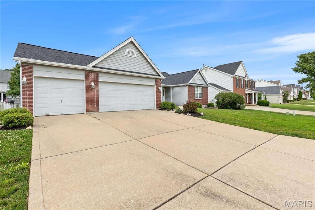 8010 Knights Crossing Drive Property Photo 2