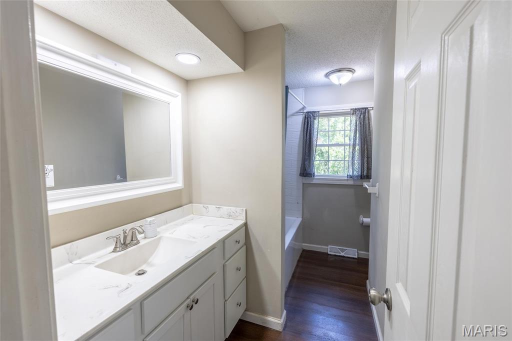614 N Mount Auburn Road Property Photo 17