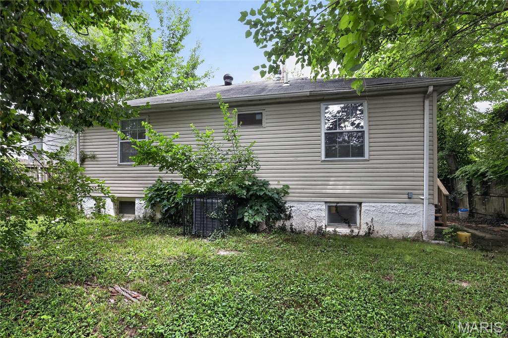 10183 Cloverdale Drive Property Photo 4