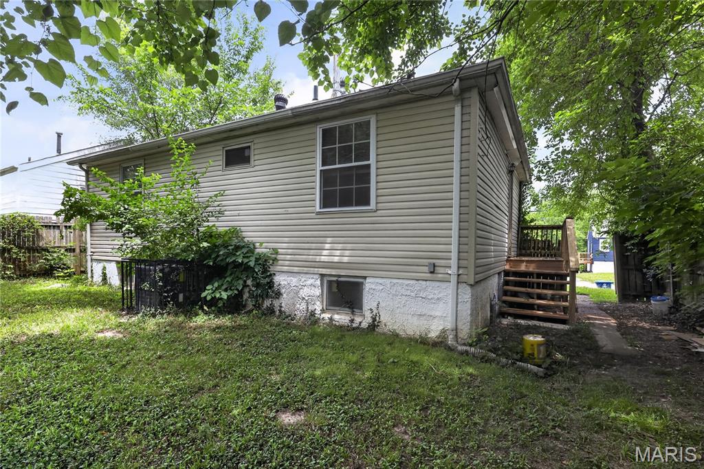 10183 Cloverdale Drive Property Photo 5