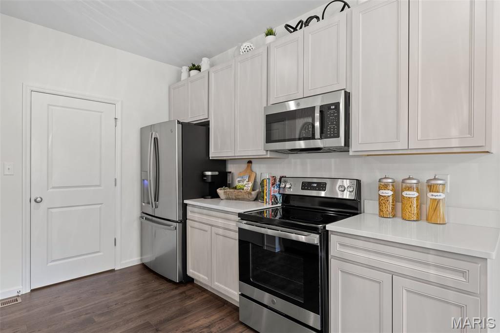 2314 Castle Hill Drive Property Photo 15