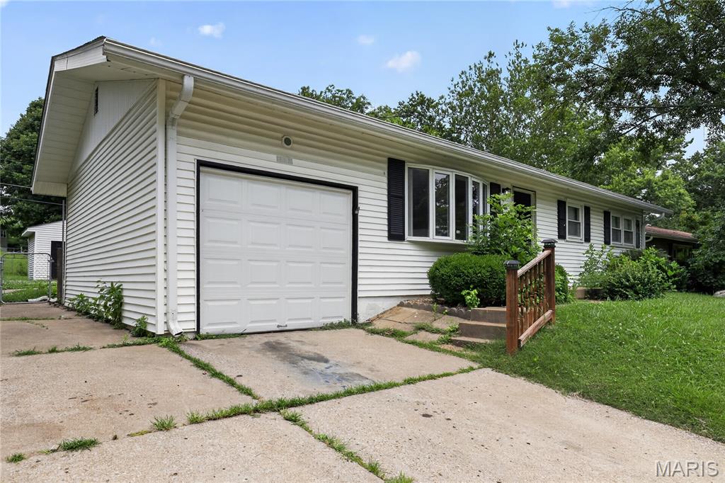 1027 Renshaw Drive Property Photo 4