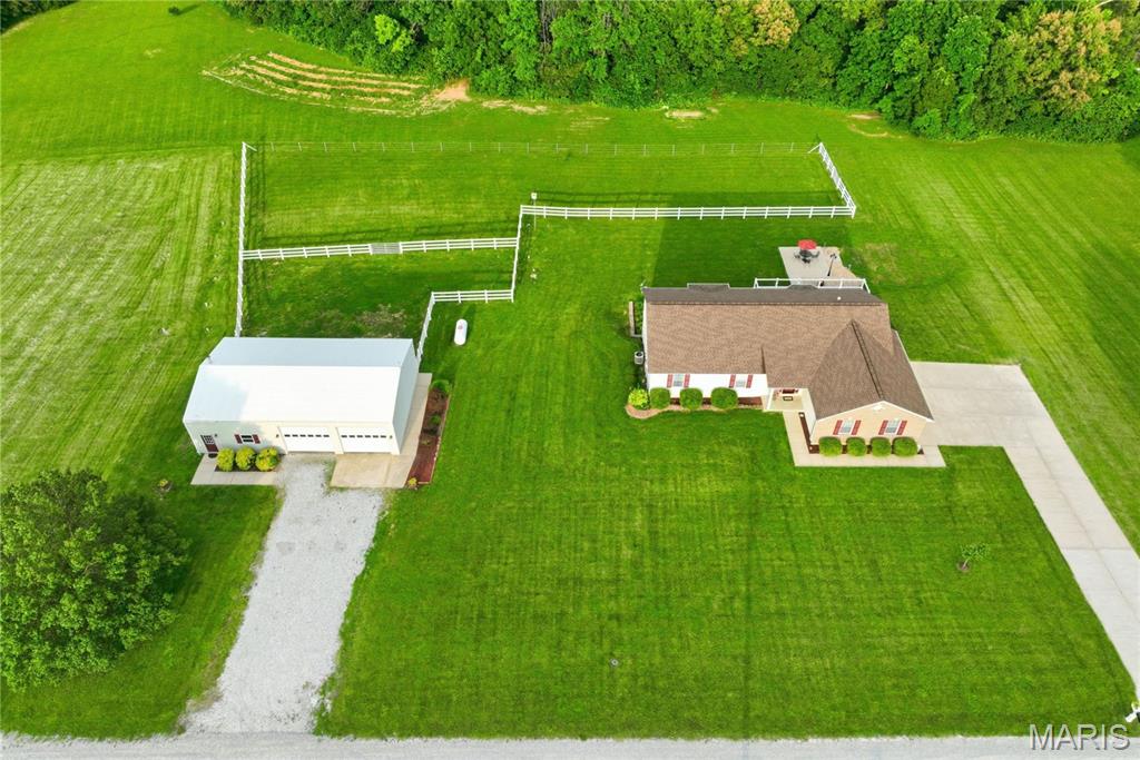 140 Brandi Lynn Drive Property Photo 2