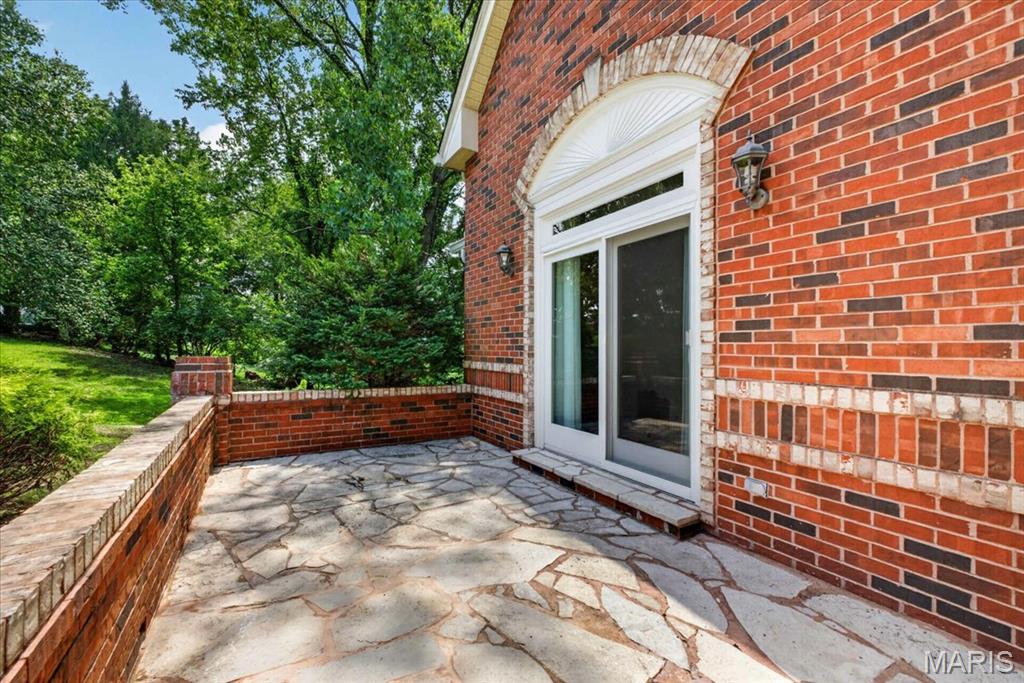 277 Larimore Valley Drive Property Photo 4