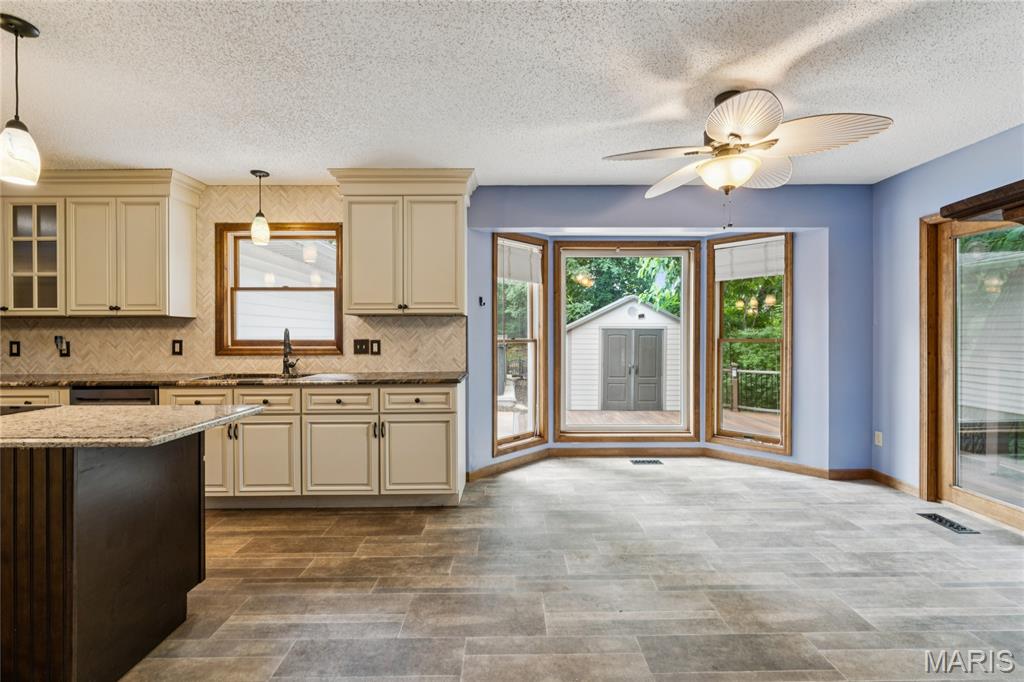 2792 Riebold Circle Property Photo 6