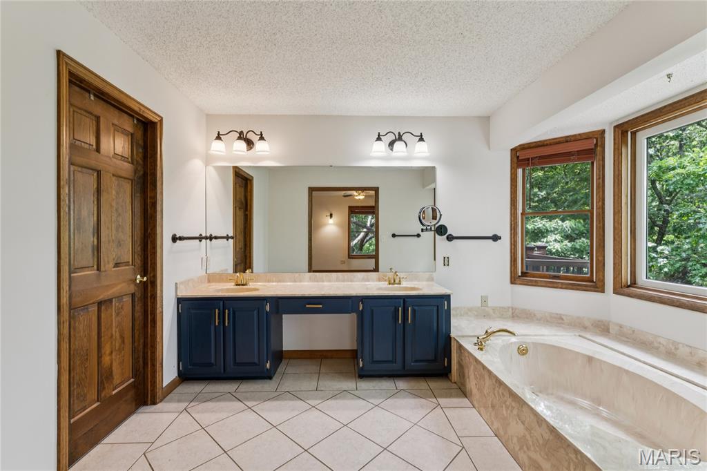2792 Riebold Circle Property Photo 12