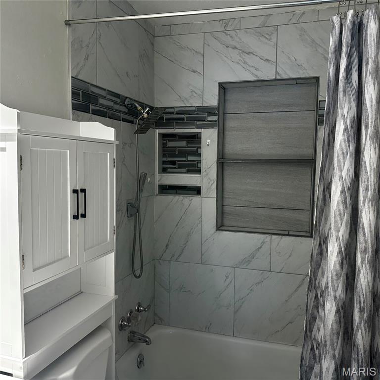 6227 Evergreen Boulevard Property Photo 10