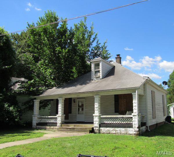 6024 W B Street Property Photo 1