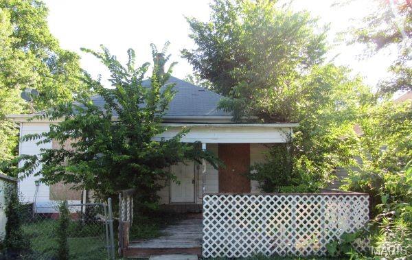 6024 W B Street Property Photo 4