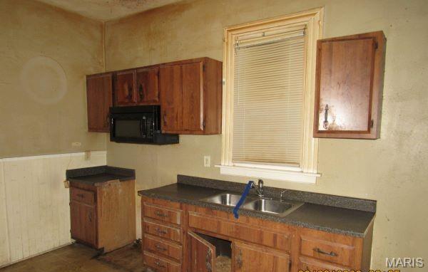 6024 W B Street Property Photo 5
