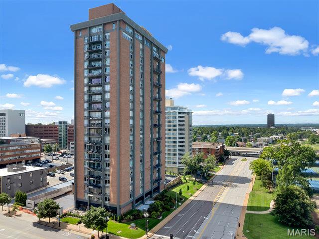 200 S Brentwood Boulevard 14C Property Photo 1