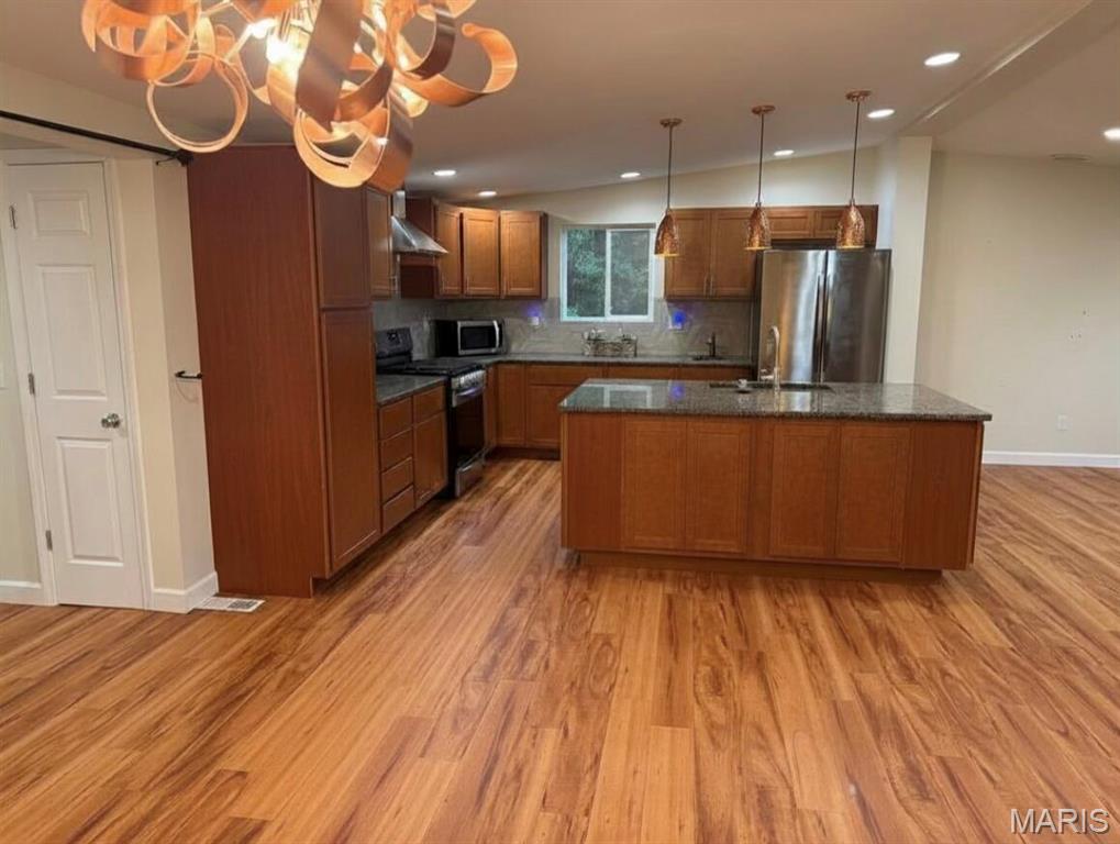 25484 Sky Drive Property Photo 9
