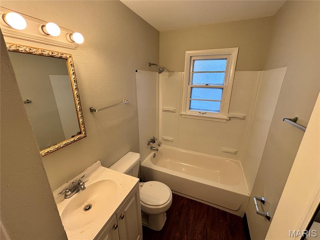 9710 Balboa Drive Property Photo 7