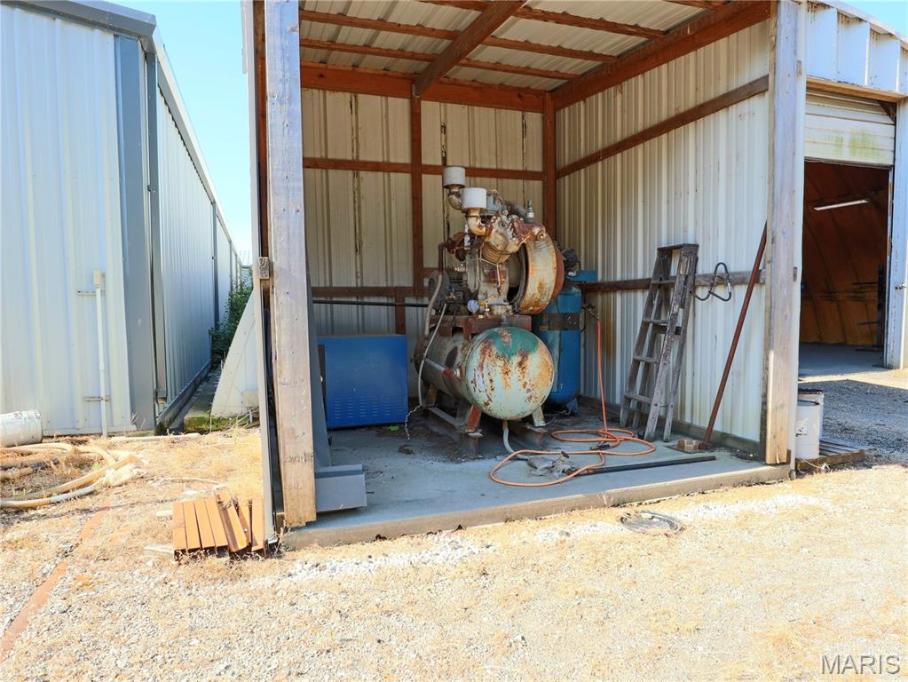 2946 State Highway V Property Photo 38