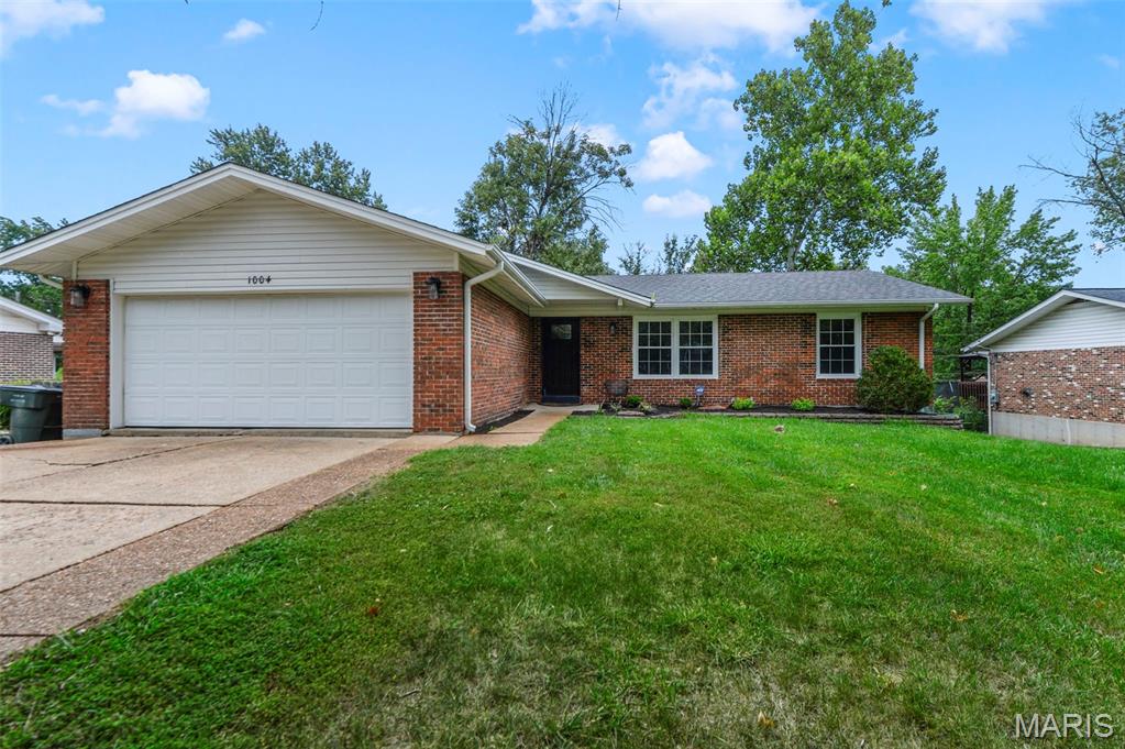 1004 Bridgeport Drive Property Photo 1