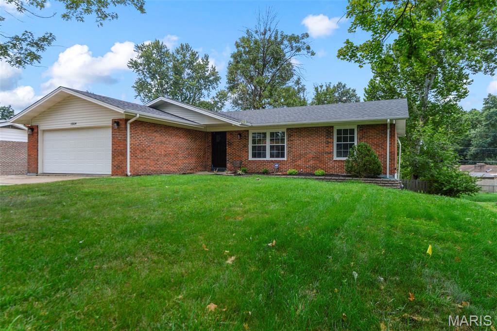1004 Bridgeport Drive Property Photo 2