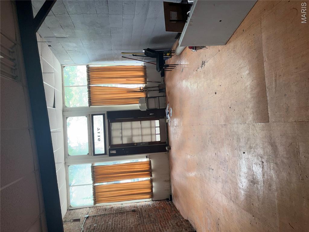 7116 S Broadway Property Photo 4