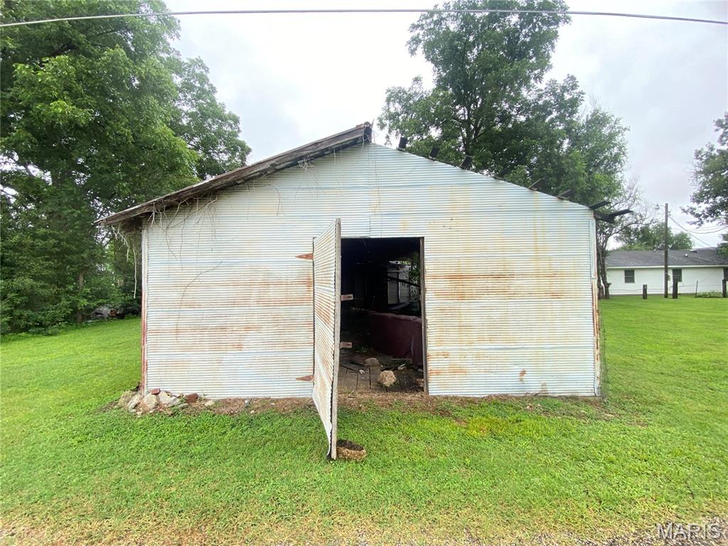 1 E Howard Property Photo 1
