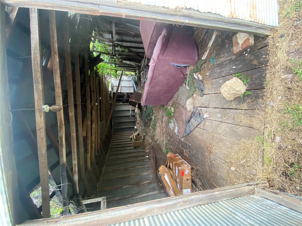 1 E Howard Property Photo 2