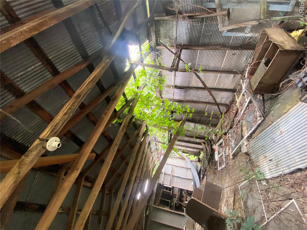 1 E Howard Property Photo 3