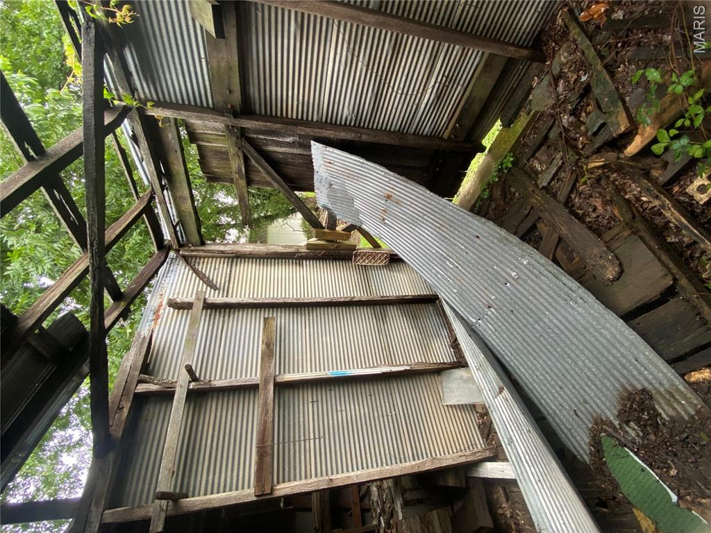 1 E Howard Property Photo 6