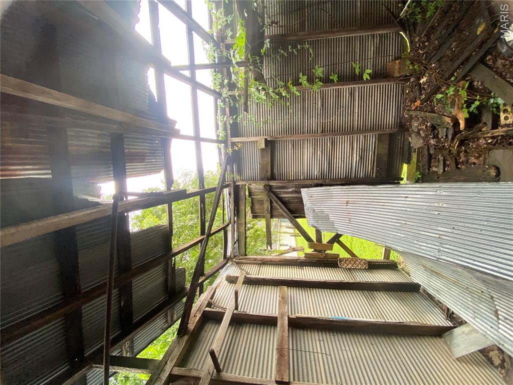 1 E Howard Property Photo 7