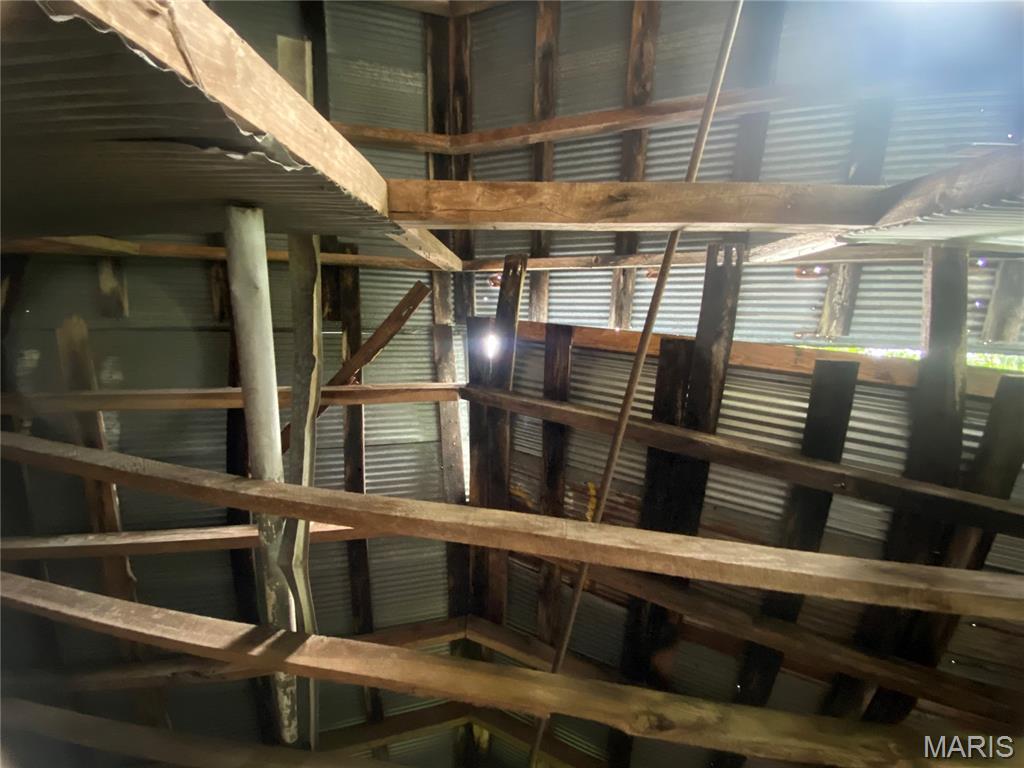 1 E Howard Property Photo 9