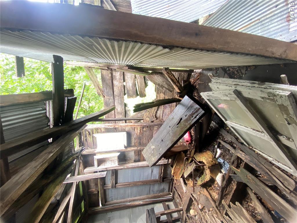 1 E Howard Property Photo 10