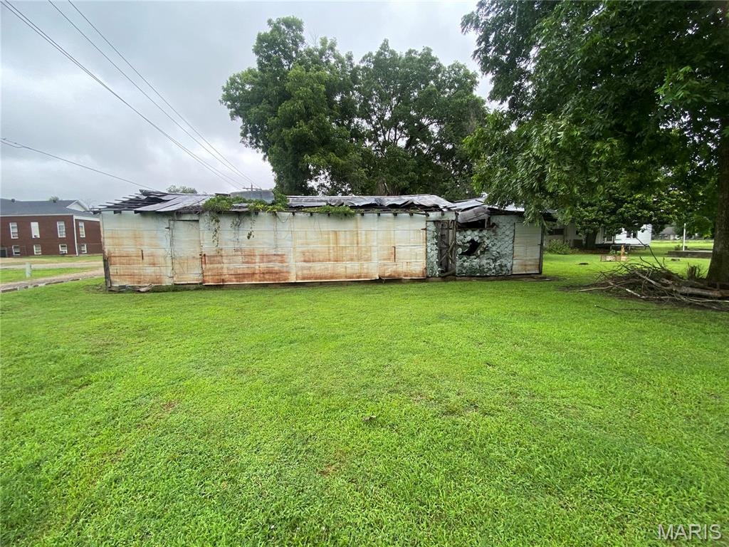 1 E Howard Property Photo 13