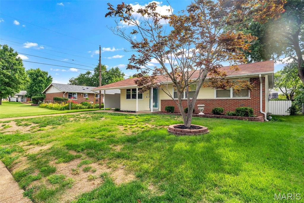 1525 Pepperhill Drive Property Photo 1