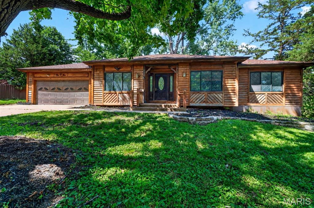 105 Willow Drive Property Photo 1