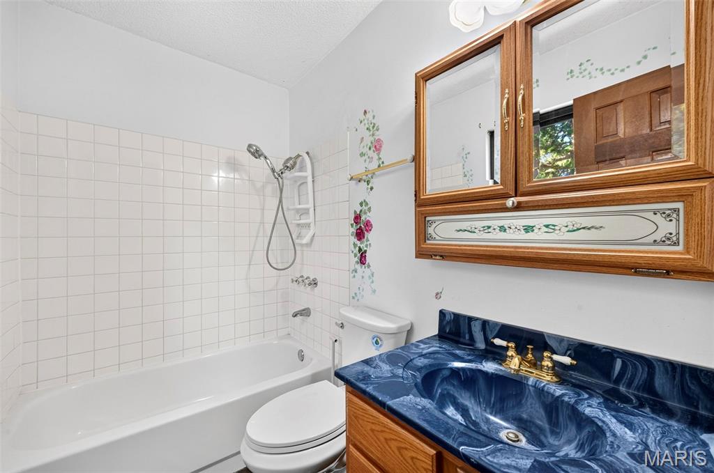 105 Willow Drive Property Photo 32