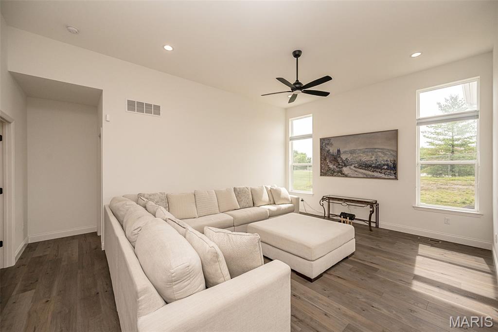 325 Gailin Drive Property Photo 17