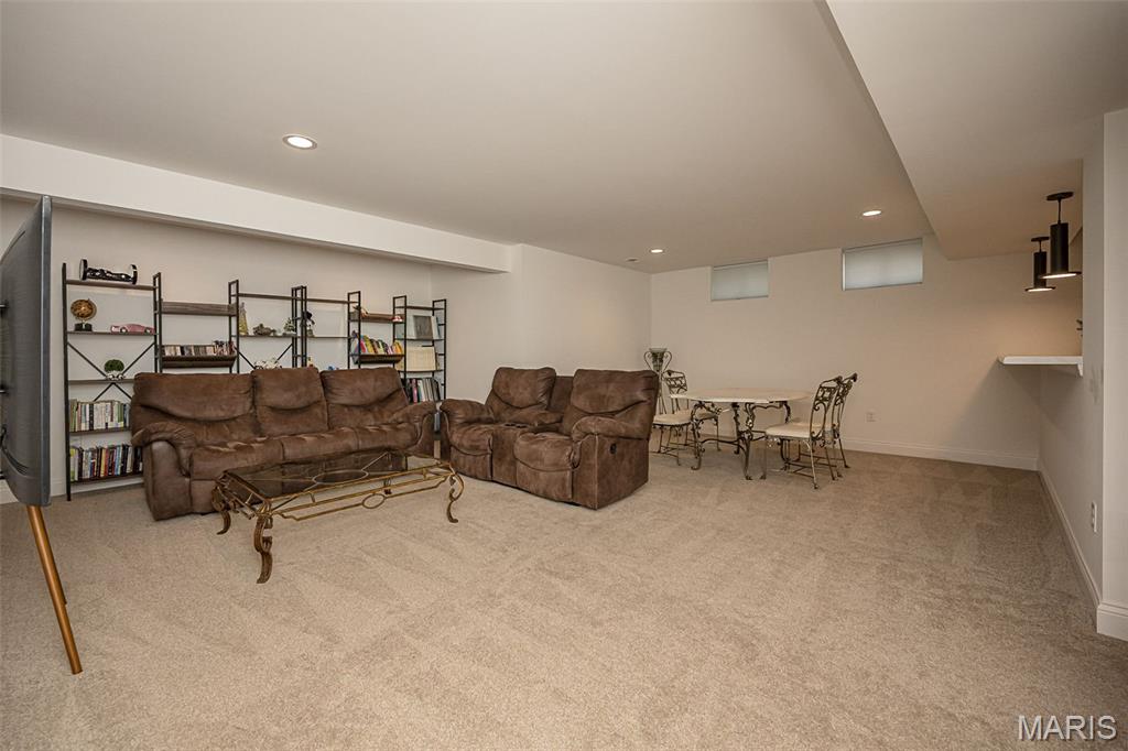 325 Gailin Drive Property Photo 39