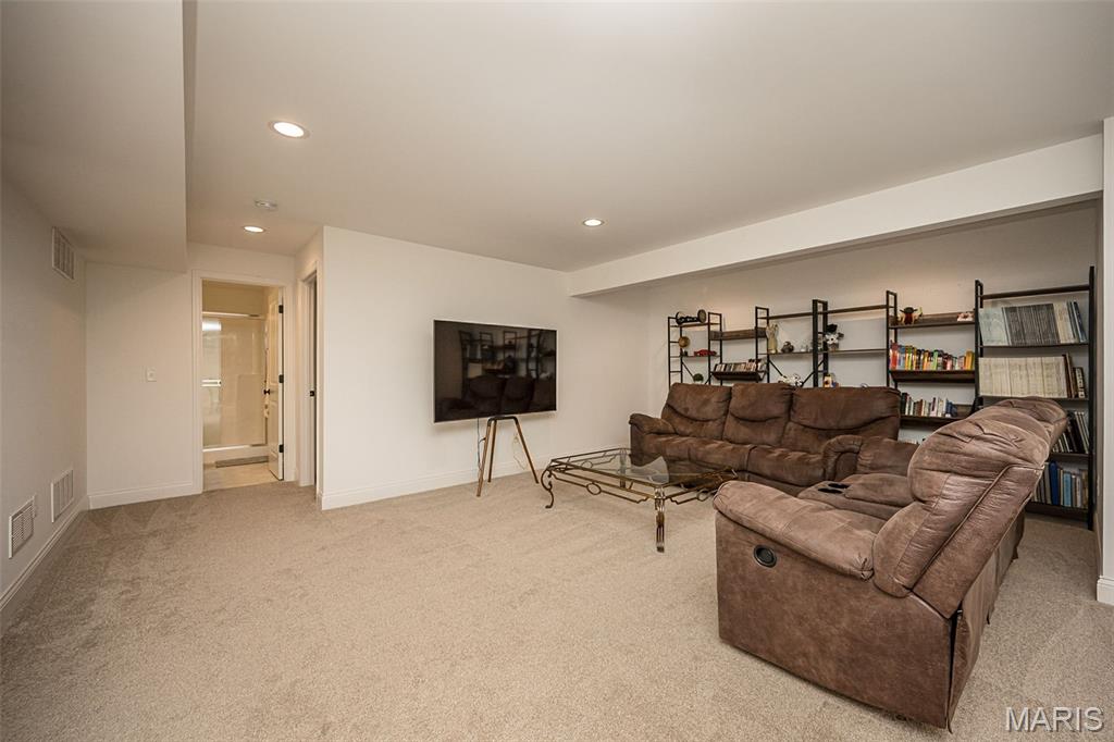 325 Gailin Drive Property Photo 40