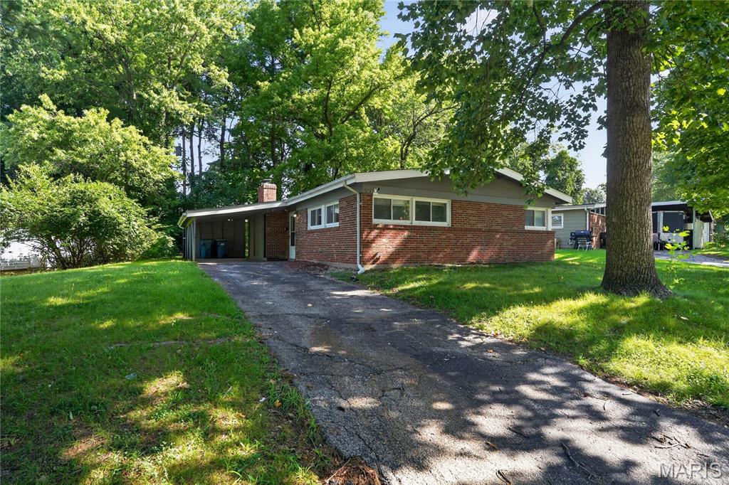 8313 Pepperidge Drive Property Photo 1