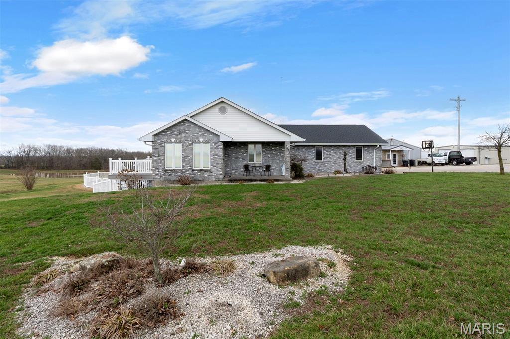 7633 Highway F Property Photo 2
